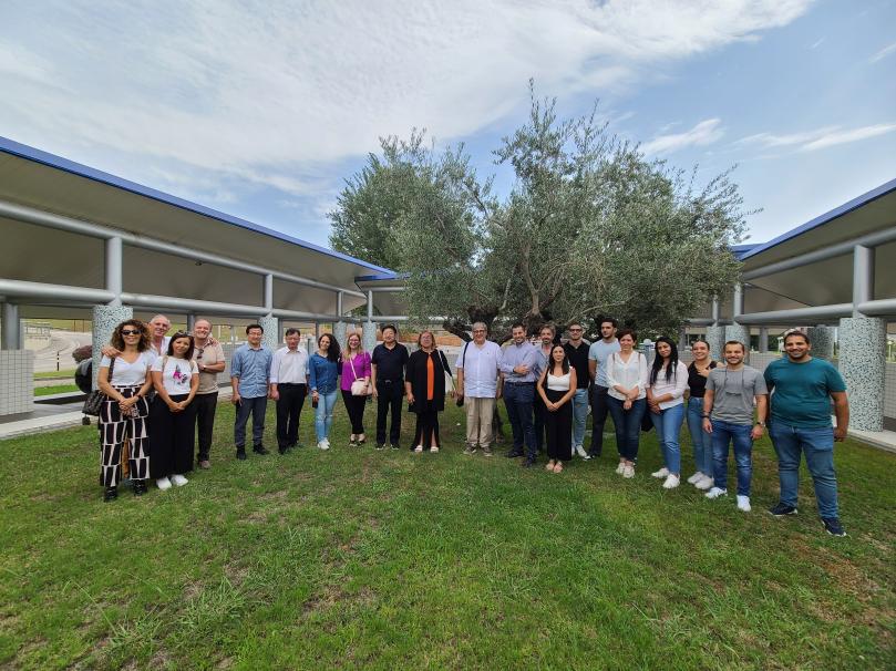 4.与萨勒诺大学学生交流会谈合影