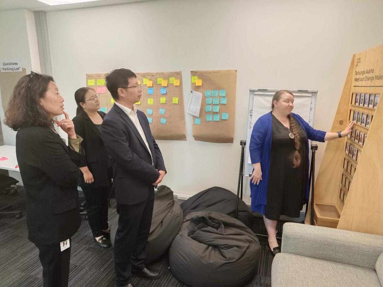 11.参访团了解新西兰国家理工学院怀卡托理工学院创意工坊工作情况