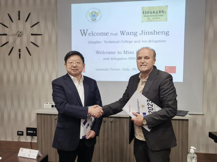 1.与意大利国际语言文化交流中心签署合作备忘录