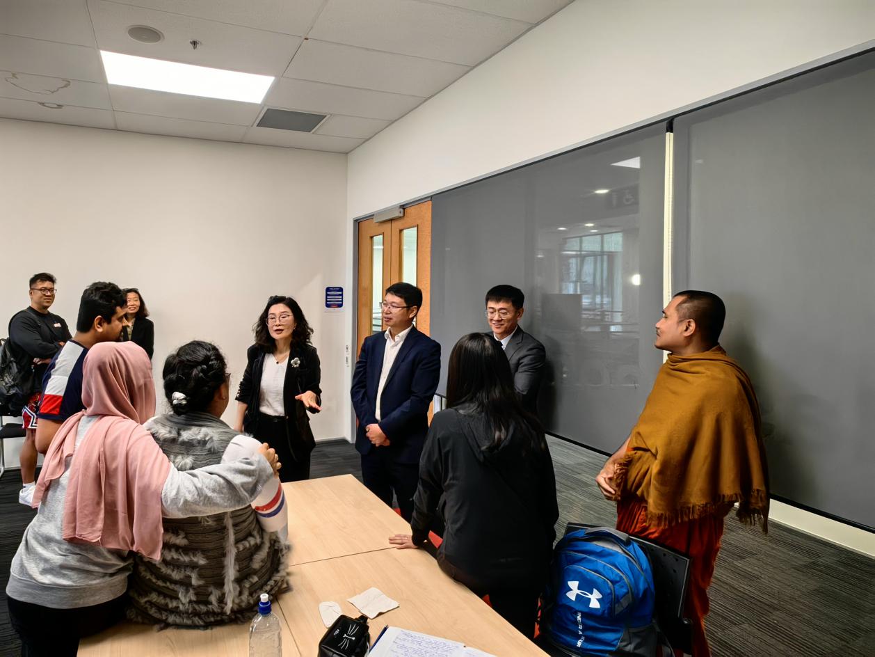 9.参访团走进新西兰国家理工学院怀卡托理工学院语言学习课堂