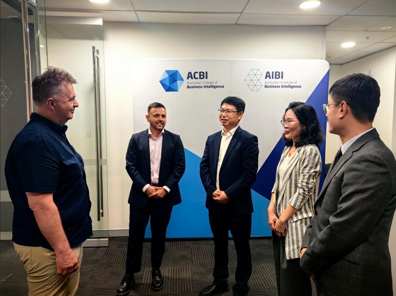 4.参访团了解学校教学情况